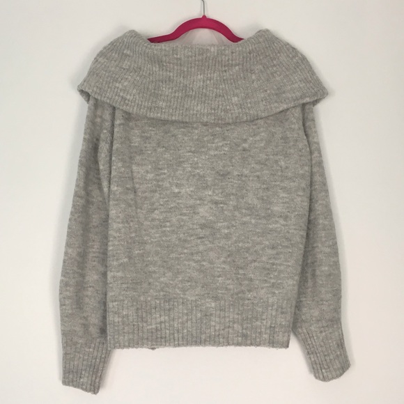 Kendall & Kylie Grey Off Shoulder Knit Sweater M - Picture 2 of 5
